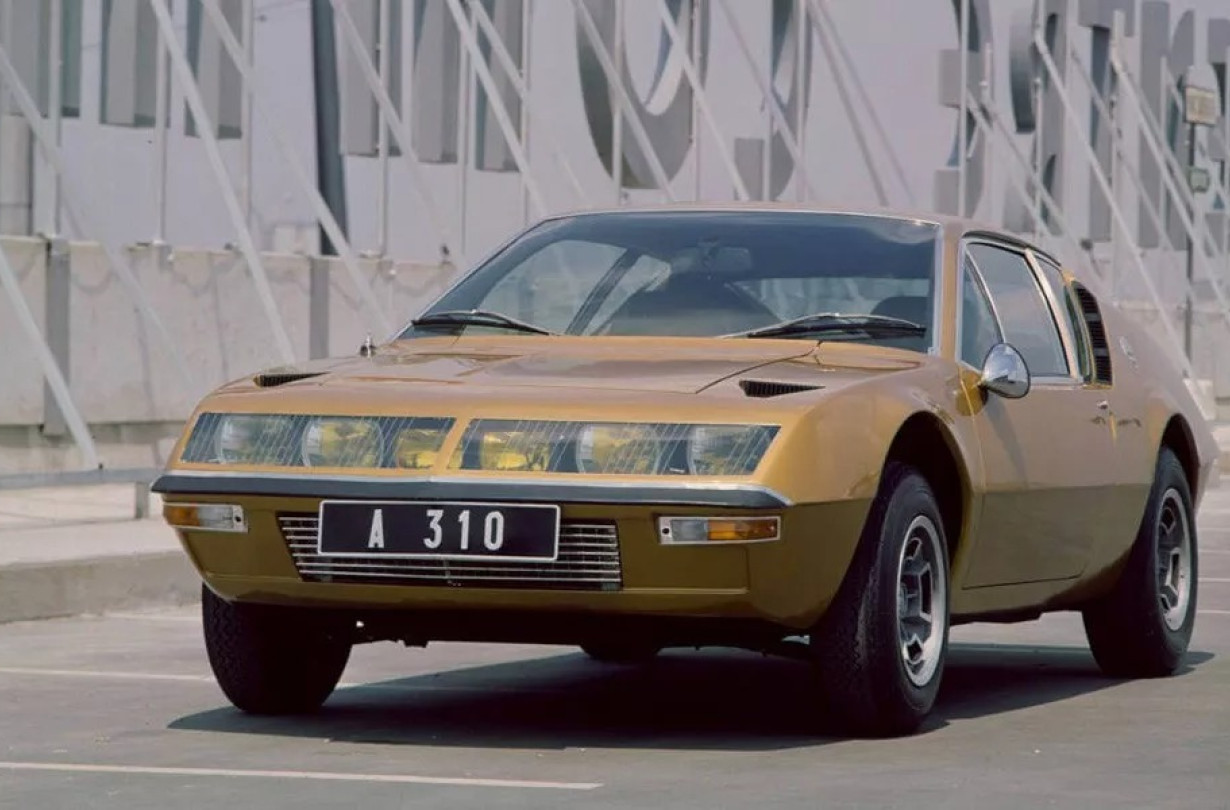 Σκοπός της Alpine είναι να κατασκευάσει ηλεκτρικά αυτοκίνηταμε χαμηλό βάρος για μια αυθεντική εμπειρία σπορ οδήγησης Alpine A310