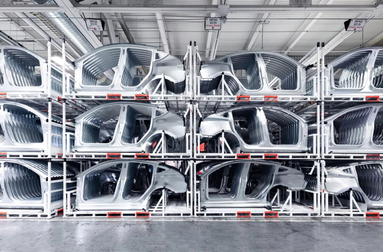 Σκοπός της Tesla είναι να μειώσει κατά το ήμισυ το κόστους κατασκευής των ηλεκτρικών της μοντέλων Tesla