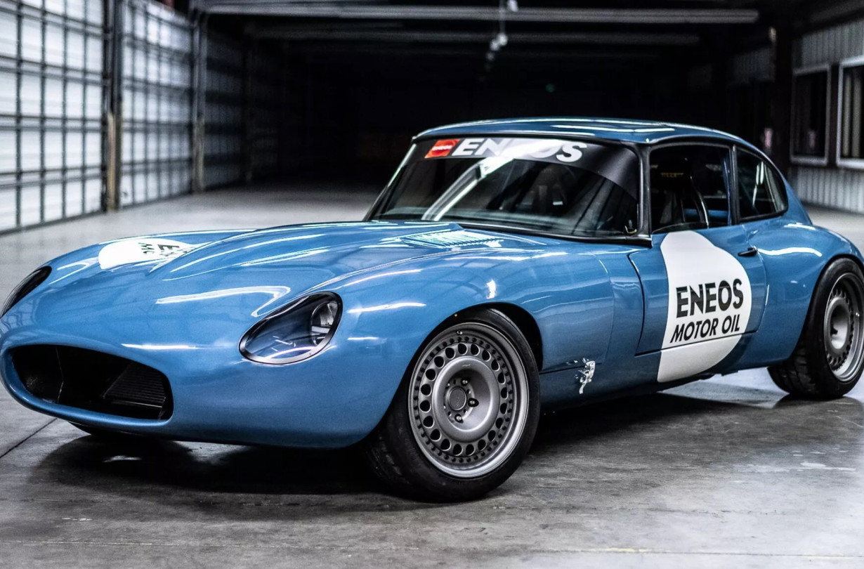 Jaguar E-Type γίνεται το απόλυτο όχημα για drift με μοτέρ 760 PS από Toyota Supra. Jaguar E-Type