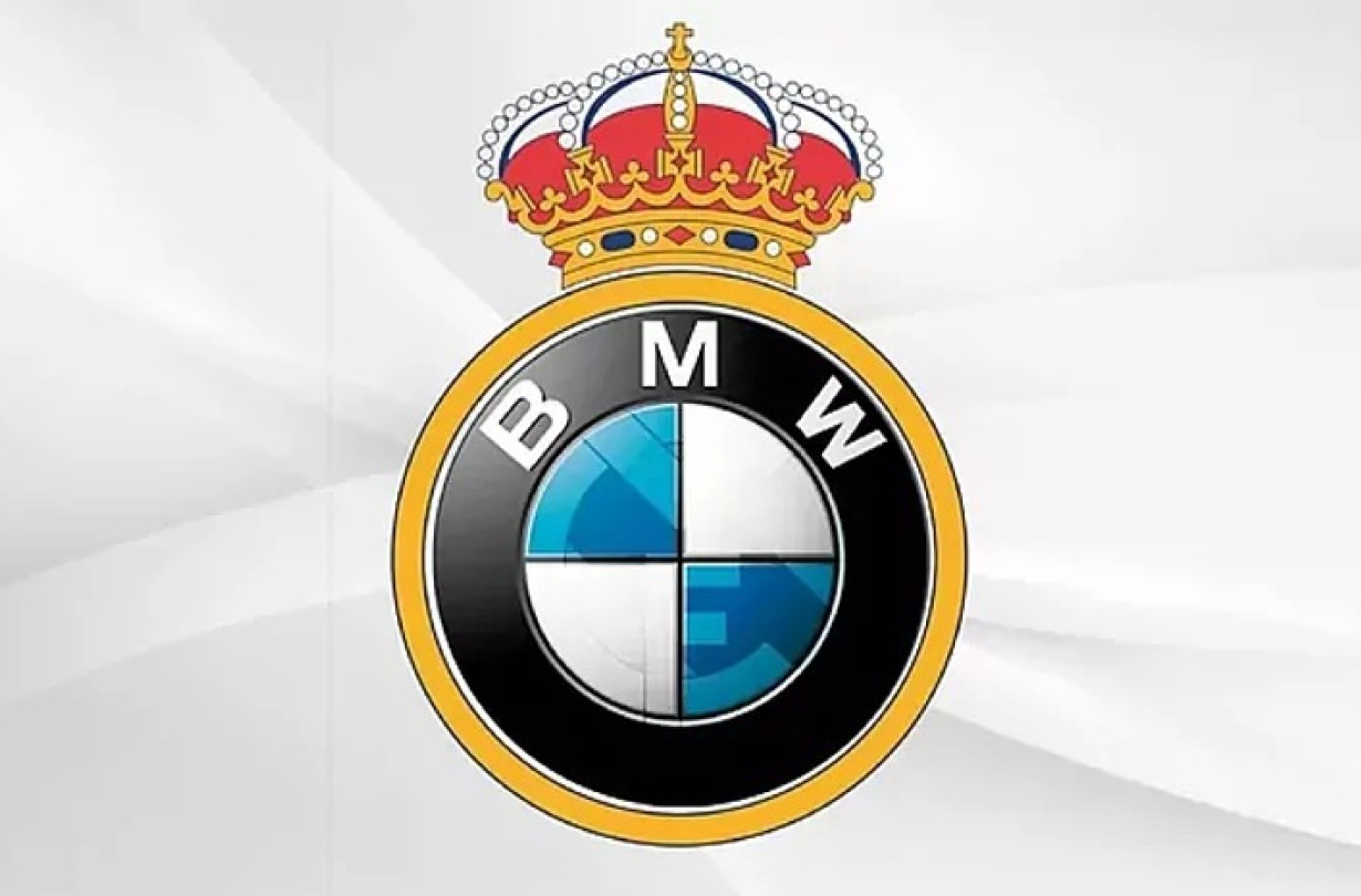 H BMW σε μία εκδήλωση που πραγματοποίθηκε στην πρωτεύουσα της Ισπανίας, παρέδωσε στους ποδοσφαιριστές της Ρεάλ Μαδρίτης τα νέα τους αυτοκίνητα BMW Real Madrid
