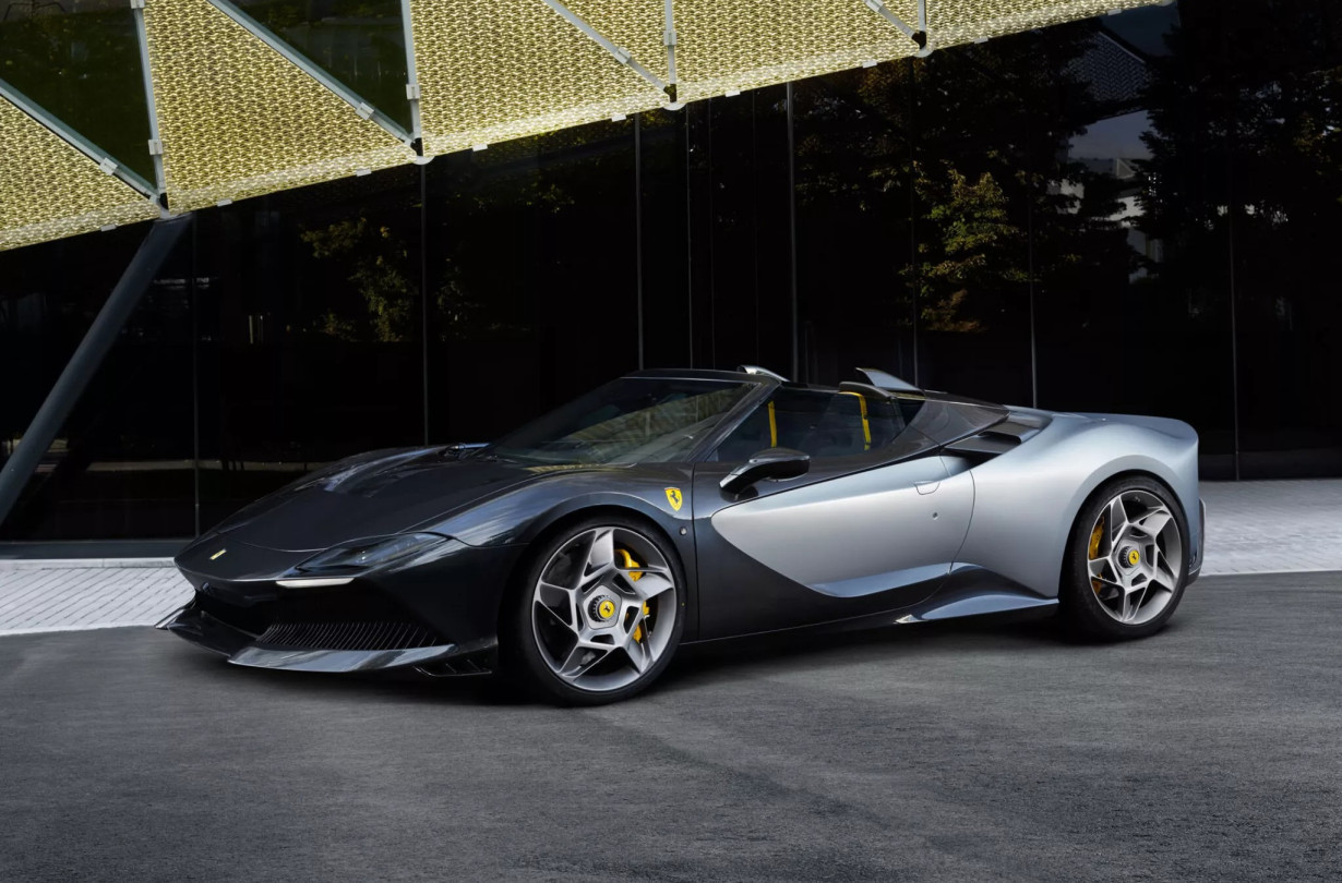 H μοναδική Ferrari SP-8 των 710 PS θα φτάσει στον ιδιοκτήτη της τον Μάρτιο του 2024 Ferrari SP-8