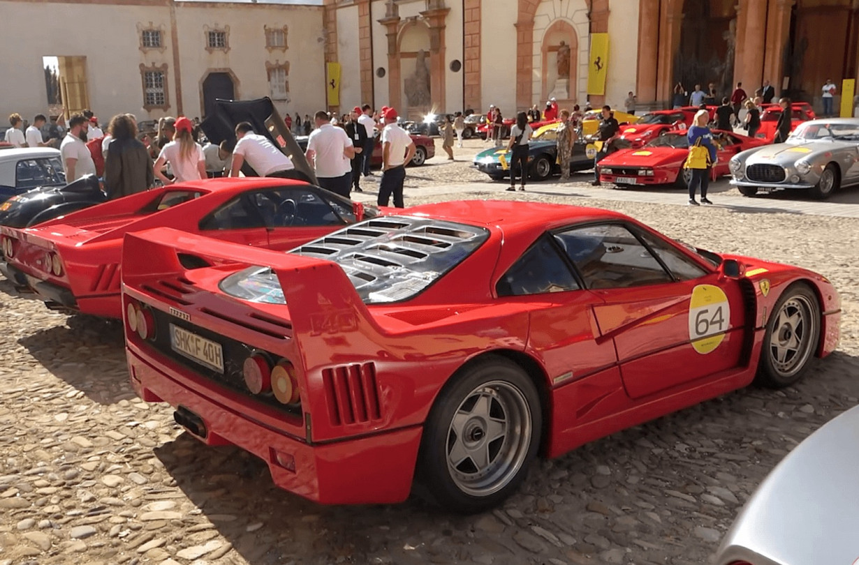 To να οδηγείς Ferrari στη μαγευτική ύπαιθρο της Τοσκάνης, είναι ίσως η επιτομή της οδηγικής ευτυχίας Ferrari Cavalcade