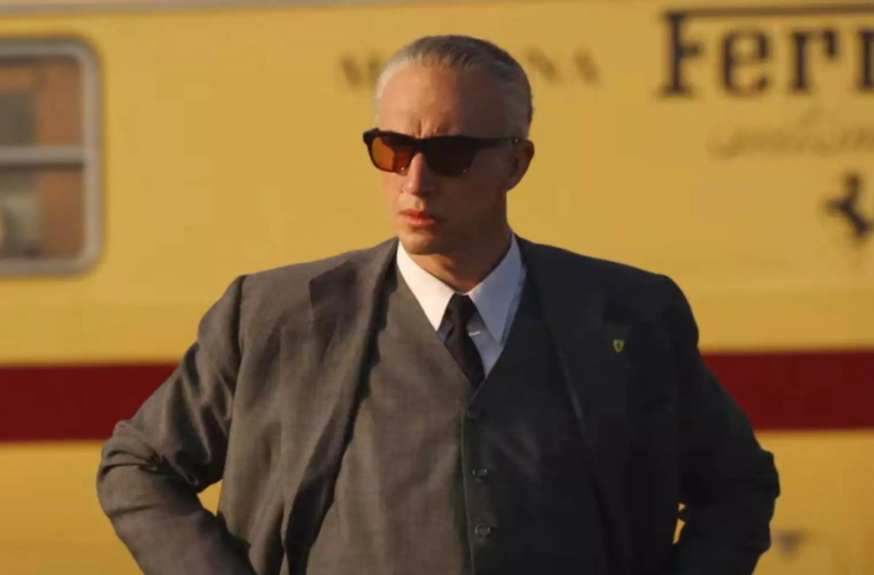 Η πρεμιέρα της ταινίας «Ferrari» είναι δρομολογημένη για τις εορτές των Χριστουγέννων, αποτελώντας ένα πραγματικά όμορφο δώρο Ferrari movie trailer