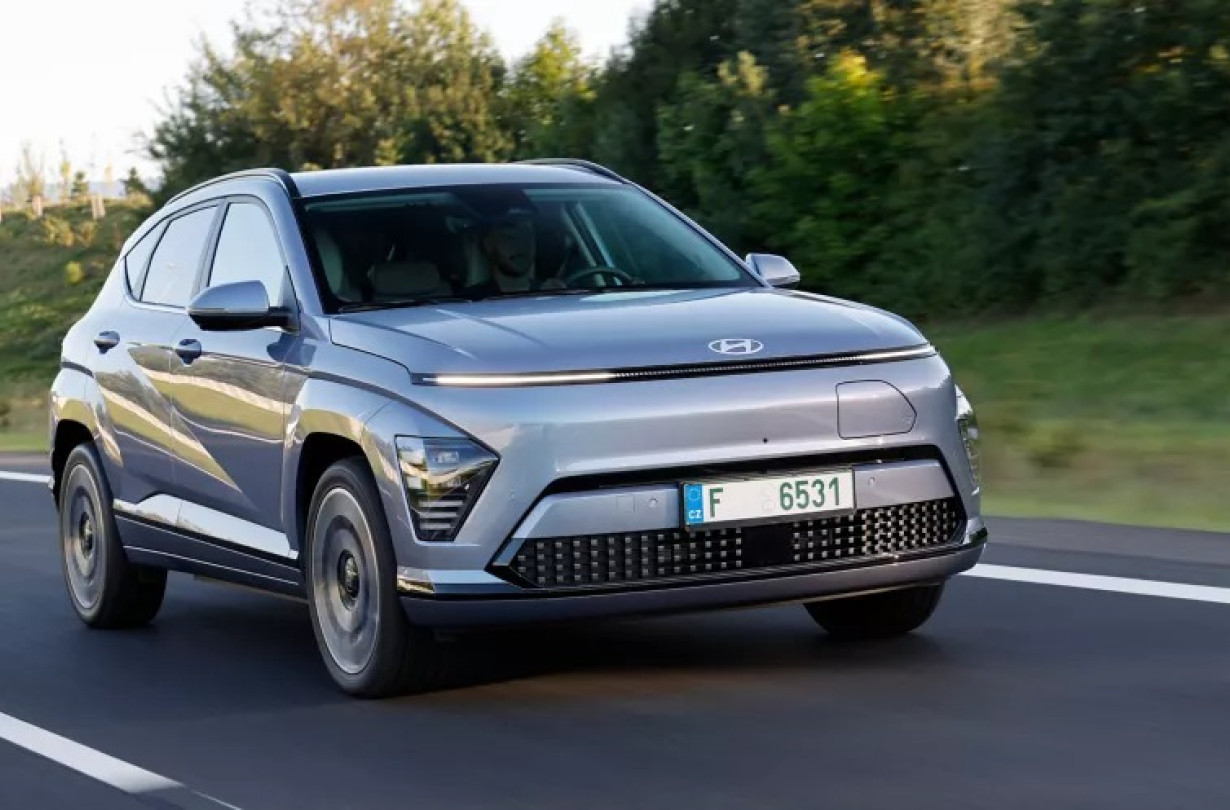 Το Hyundai Kona Electric επωφελείται από όφελος έως και €5.000, που προσφέρεται από την ελληνική εισαγωγική αντιπροσωπεία, με την τιμή του να διαμορφώνεται στις €41.990 Hyundai Kona Electric