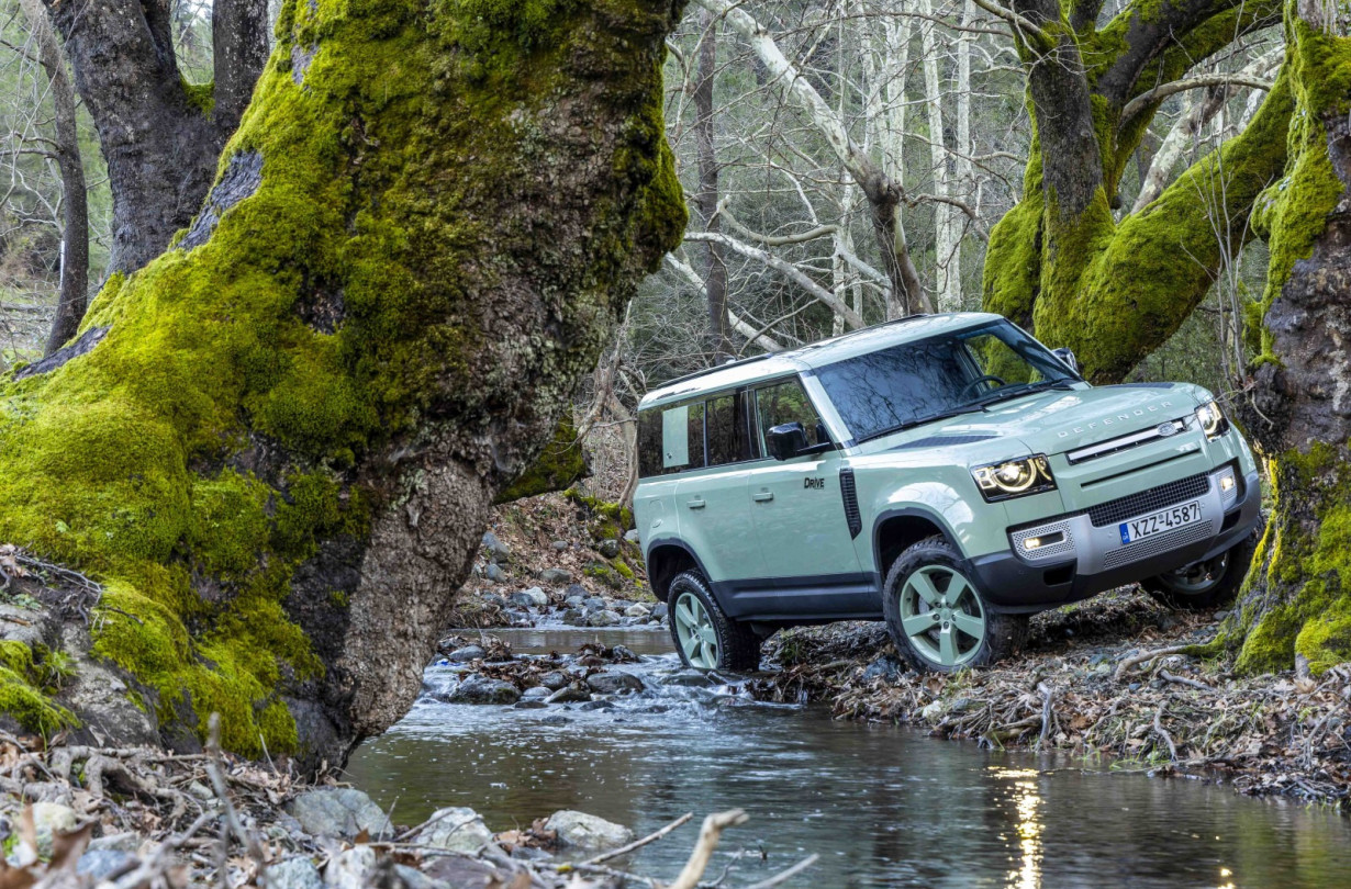 Land Rover Defender 110