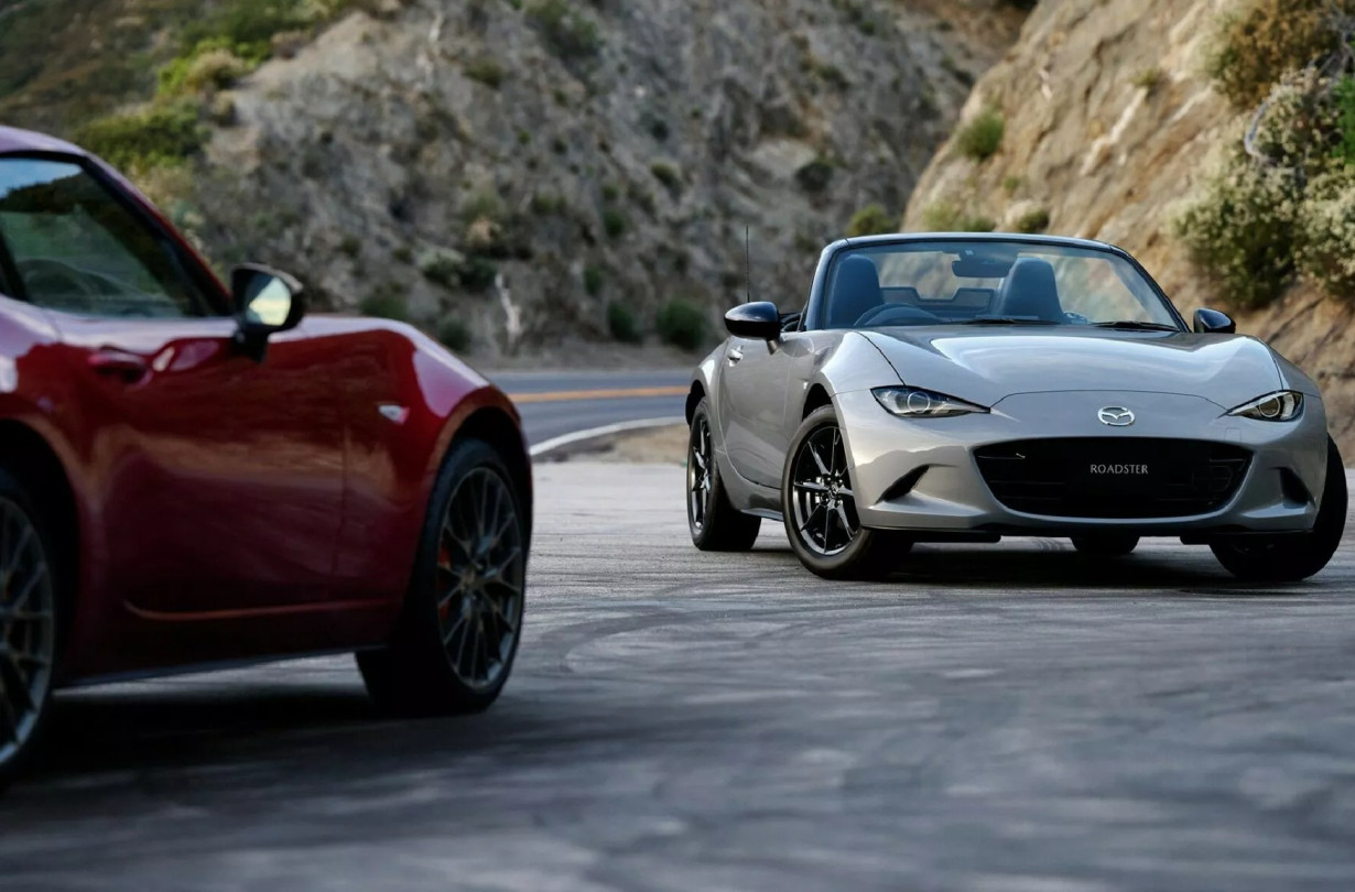 Βασισμένο στη φιλοσοφία «Kodo», το Mazda MX-5 αποσκοπεί στο να φέρει ακόμα πιο κοντά τον άνθρωπο με τη μηχανή Mazda MX-5