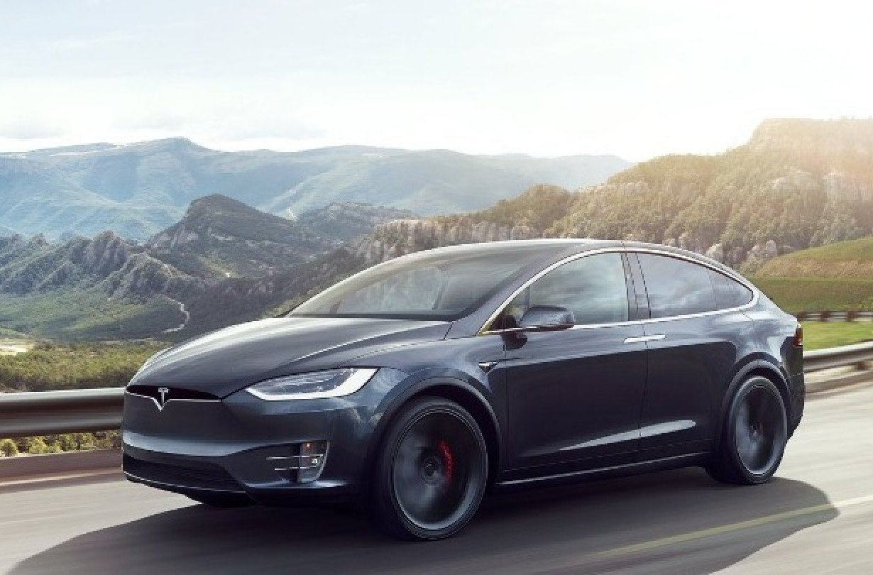 Η ανάκληση των 54.676 Tesla Model X οφείλεται στη μη ανίχνευση της χαμηλής στάθμης του υγρού φρένων, με αποτέλεσμα να μην ανάβει η σχετική ένδειξη στον πίνακα οργάνων Tesla Model X