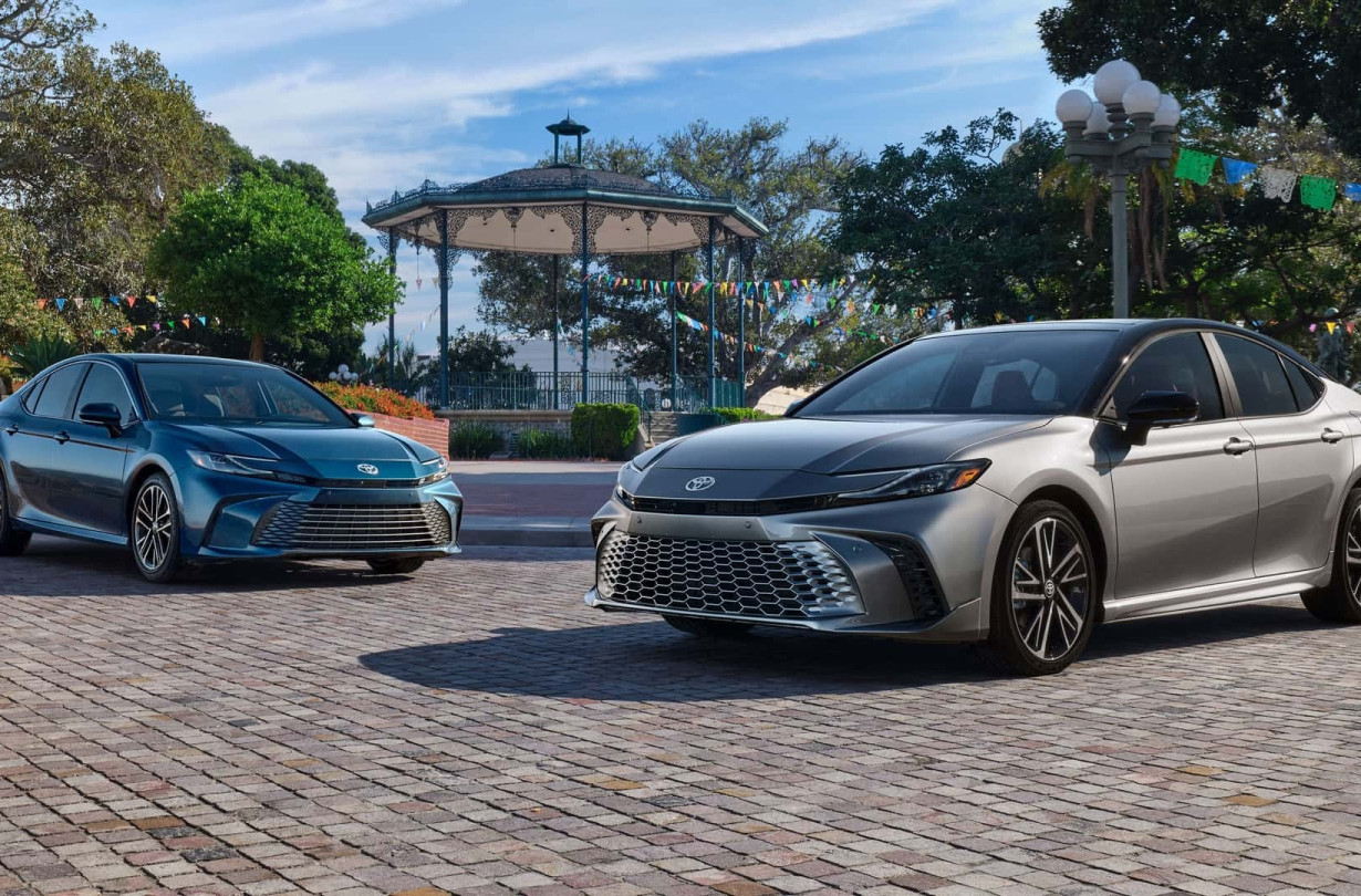 Η ένατη γενιά του Toyota Camry θα προσφέρεται αποκλειστικά με υβριδικά σύνολα κίνησης Toyota Camry