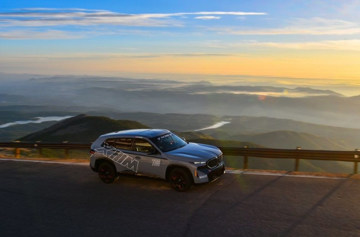 H BMW XM Label Red επέστρεψε «στον τόπο του εγκλήματος», φεύγοντας με το ρεκόρ στιις αποσκευές της BMW XM Label Red