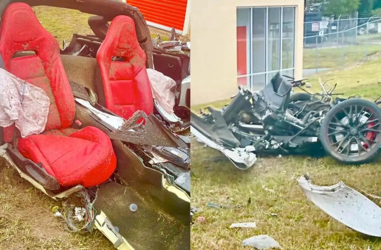 Τρομακτικό ατύχημα στις ΗΠΑ, όταν Mustang έκλεισε τον δρόμο σε Corvette Z06 ενώ έκαναν κόντρα. «Άγιο» είχε ο οδηγός, που εκσφενδονίστηκε έξω από το αυτοκίνητο. Corvette Z06