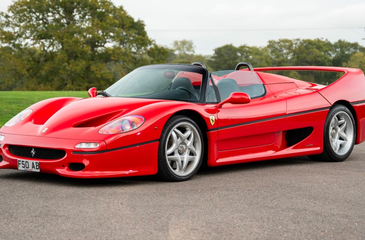 Σύμφωνα με όσα λένε οι ειδικοί, η τιμή πώλησης της Ferrari F50 του Rod Stewart μπορεί να αγγίξει τα 3 εκατομμύρια ευρώ Ferrari F50 Ferrari F50