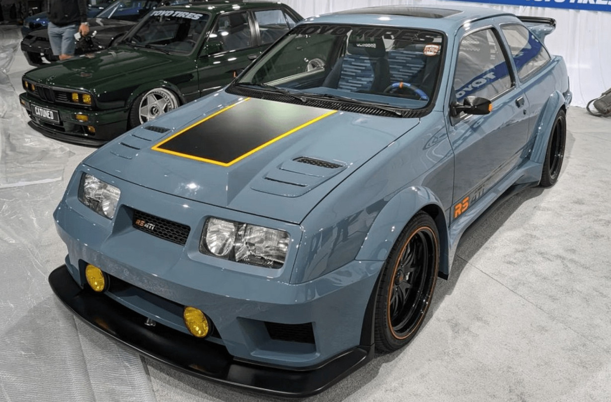 Το Ford Sierra Cosworth RS500 επιστρέφει με ένα υπέροχο restomod. Ομορφότερο, πιο καλοστημένο και με διπλάσια ισχύ από το κλασικό μοντέλο. Ford Sierra Cosworth RS500
