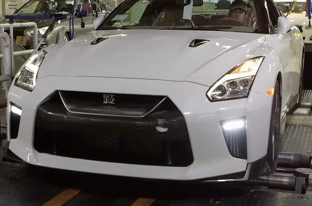 Το Nissan GT-R κατασκευάζεται στο εργοστάσιο της Nissan στο Tochigi της Ιαπωνίας, με έμφαση στην παραμικρή λεπτομέρεια Nissan GT-R Nissan GT-R