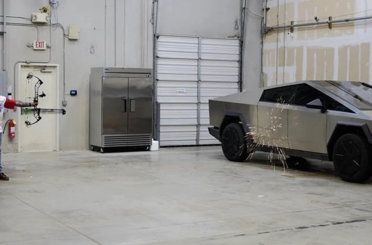 Όσα βέλη κι αν ρίξουν στο Tesla Cybertruck, ο στόχος για τιμή στις 40.000 δολάρια είναι σήμερα ανέφικτος Tesla Cybertruck