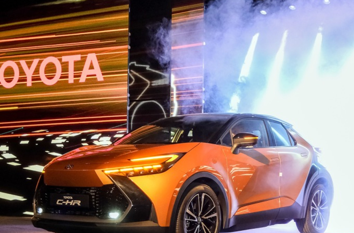 Toyota, Mercedes-Benz και BMW είναι οι αυτοκινητοβιομηχανίες με το ισχυρότερο brand, σύμφωνα με την λίστα της Intrabrand Toyota C-HR