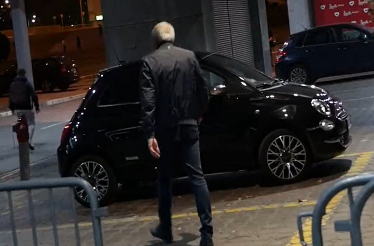 ι αυτοκίνητο θα οδηγούσατε αν κερδίζατε πάνω από ένα εκατομμύριο ευρώ ετησίως; Ο Ζέλικο Ομπράντοβιτς πάντως επιλέγει ένα FIAT 500 Zeliko Obradovic FIAT 500