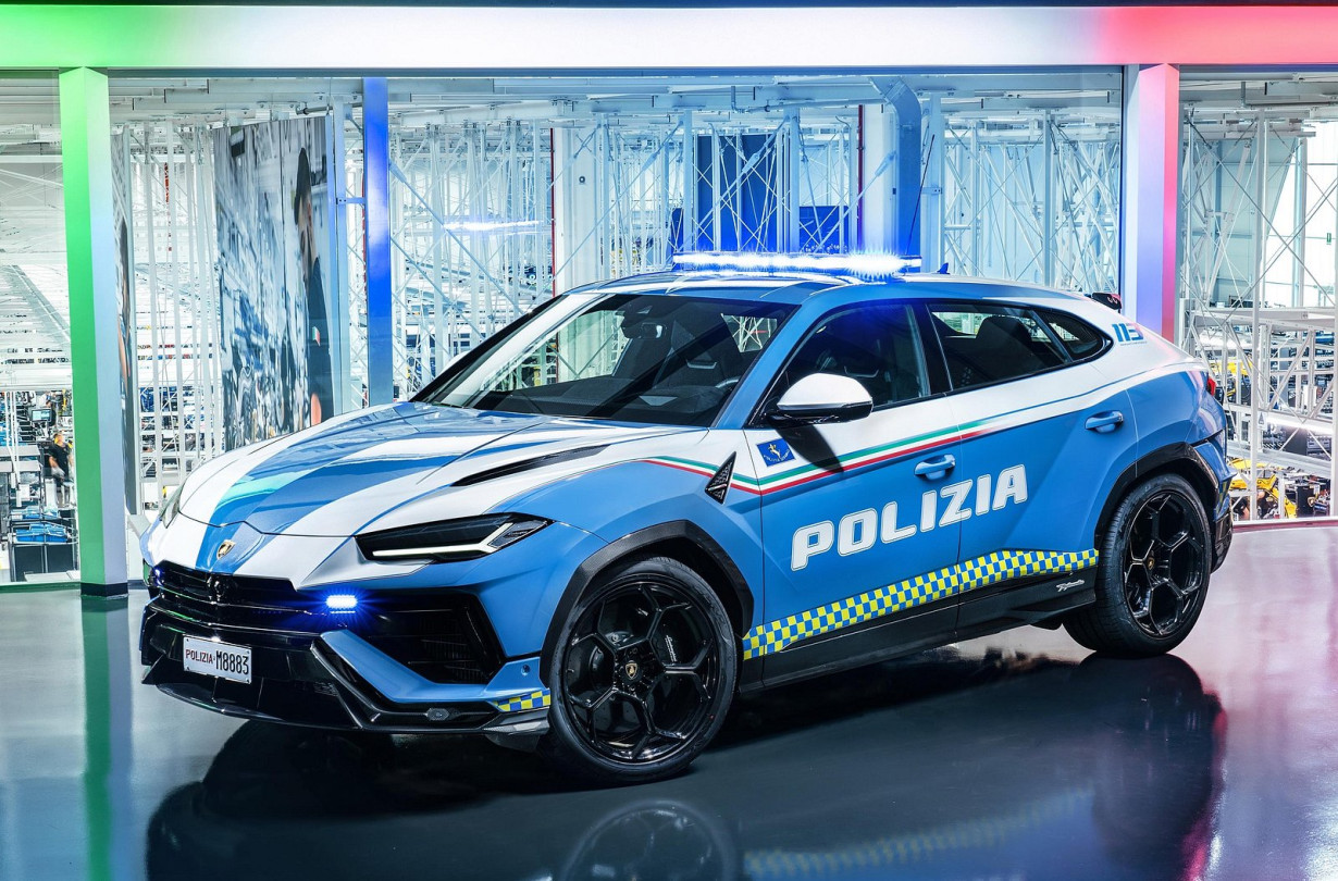 Η Urus Performante εντάσσεται στην αστυνομία για να μεταφέρει ανθρώπινα όργανα σε μια αποστολή που απαιτεί ταχύτητα κι ακρίβεια. Urus Performante
