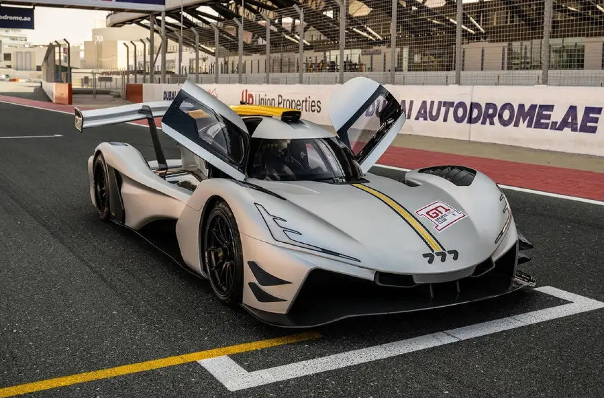 Το 777 Hypercar συνδυάζει 800 PS σε 900 kg, με μια εξωφρενική τιμή. Είναι το ακριβότερο παιχνίδι για την πίστα 777 Hypercar