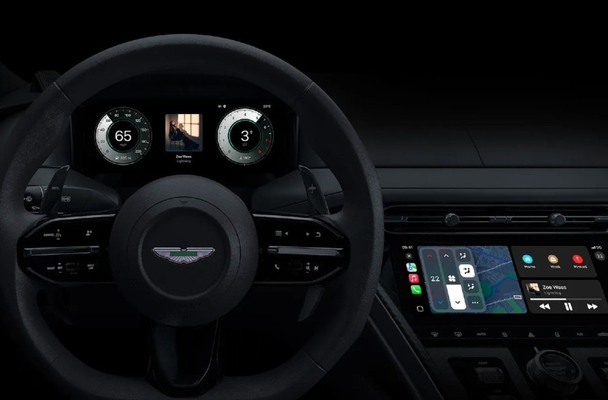 To ανανεωμένο Apple CarPlay δεν θα εμφανίζεται μόνο στην οθόνη του infotainment, αλλά σε όλες τις οθόνες του αυτοκινήτου Aston Martin Apple CarPlay