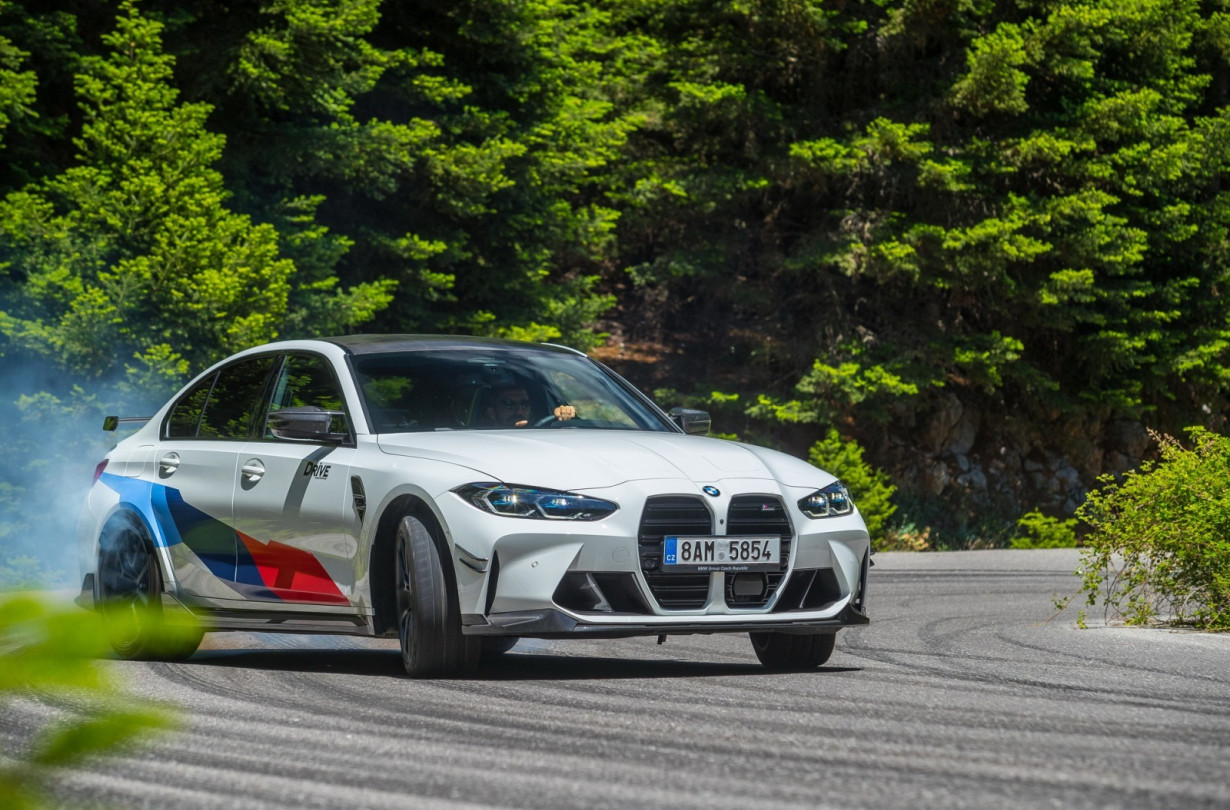 O επικεφαλής του τμήματος «Μ» της BMW, Frank van Meel, παραδέχρηκε ότι τα σήματα «i» και «Μ» δεν θα χρησιμοποιηθούν μαζί σε κανένα αυτοκίνητο της φίρμας BMW M3 Competition