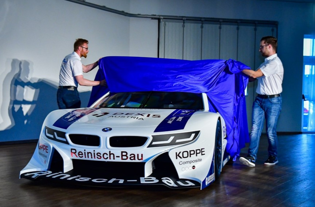 Ένα μοτέρ από BMW HP4 Race, 220 ατμοσφαιρικά PS επί τέσσερα για 1.000 kg. Ναι, έτσι έπρεπε να είναι η BMW i8. BMW i8