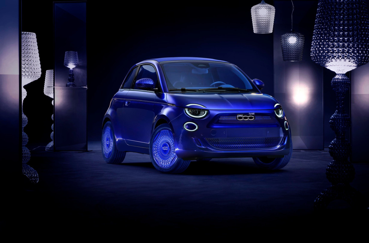 Συνολικά τα τρία FIAT 500e των Kartell, Bvlgari και Armani δημοπρατήθηκαν έναντι €549.525 FIAT 500e Kartell