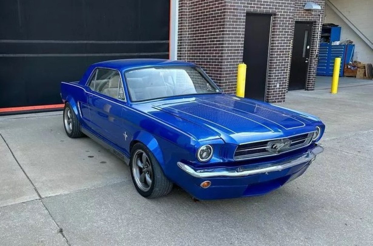 Από πάνω σα Mustang, από κάτω σαν Accord. Τι είναι; Ας το ονομάσουμε Fonda Maccord! Ford Mustang