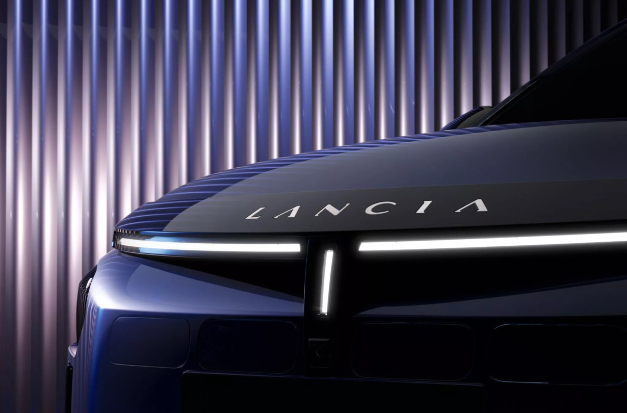 Η νέα Lancia Ypsilon, βασισμένη στην πλατφόρμα CMP του Ομίλου Stellantis, θα προσφέρεται τόσο ως θερμική όσο και ως ηλεκτρική. Η τελευταία, θα κάνει πρεμιέρα στις 24 Φεβρουαρίου Lancia Ypsilon