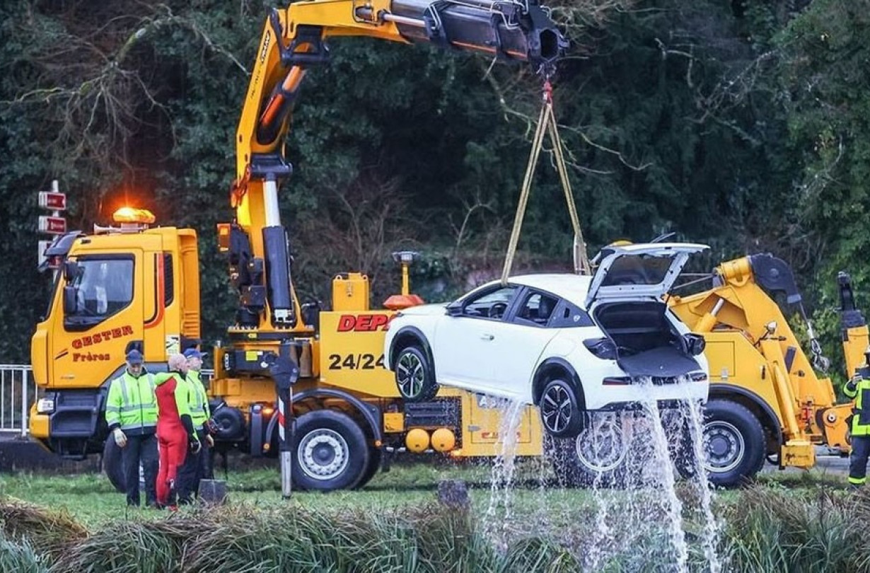 Τα επίσημα αποκαλυπτήρια της ολοκαίνουργιας και αμιγώς ηλεκτρικής Lancia Ypsilon θα πραγματοποιηθούν τον Φεβρουάριο του 2024 Lancia Ypsilon