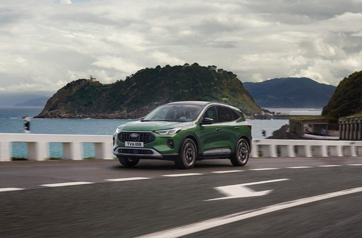 To ανανεωμένο Ford Kuga ξεκινά την εμπορική του πορεία στη χώρα μας από €33.799 στην έκδοση Titanium με τον 1.500άρη EcoBoost των 150 PS Ford Kuga Facelift