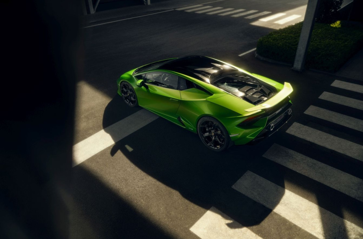 Η διάδοχος της Huracán θα φορά έναν V8 κινητήρα, θα είναι plug-in hybrid και θα κατασκευάζεται στην ίδια μονάδα με την Revuelto Lamborghini Huracán
