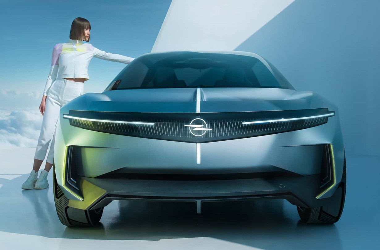 To ηλεκτρικό Opel Manta θυσιάστηκε στον βωμό της πολύπλοκης στρατηγικής ενός ομίλου με 14 φίρμες. Opel Manta, Opel Experimental