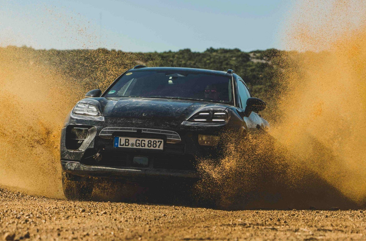 Η ηλεκτρική Porsche Macan υπόσχεται αυτονομία 500 km, παραμένοντας πιστή στην σπορ φιλοσοφία που χαρακτηρίζει την μάρκα Porsche Macan