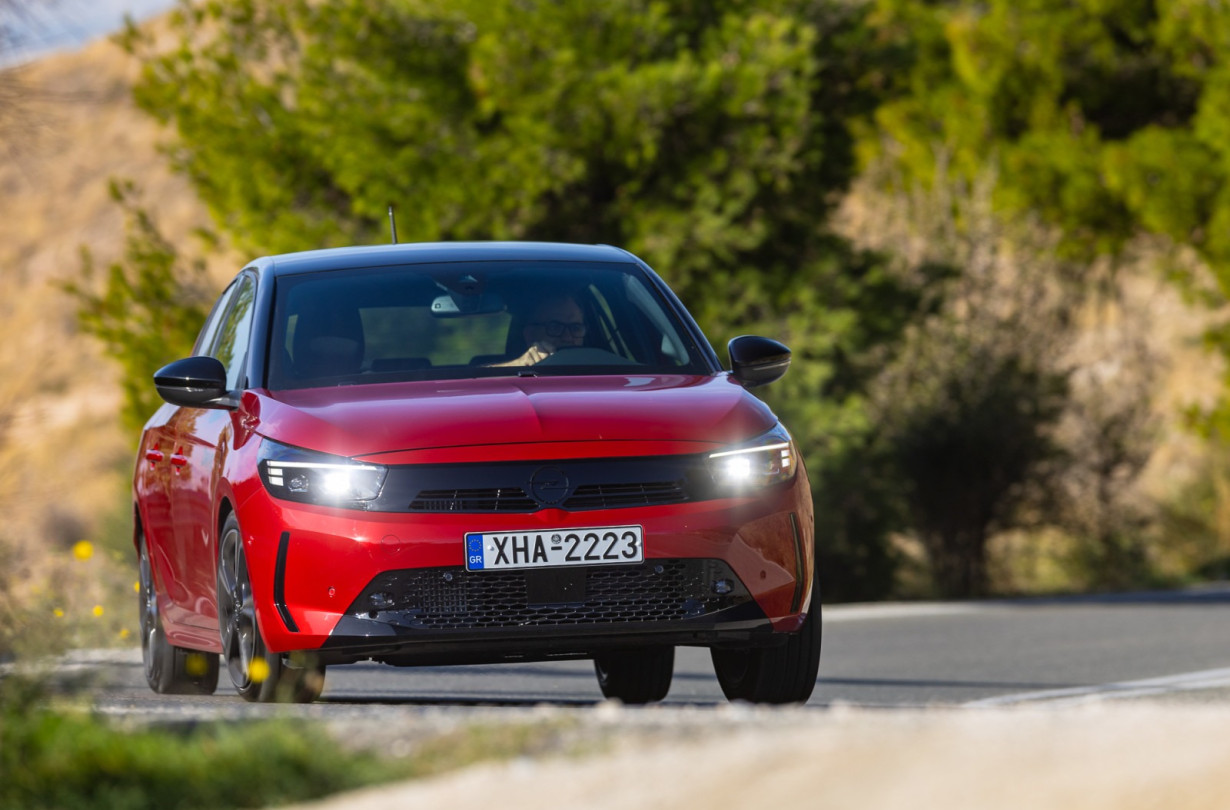 Κομβικό ρόλο την επιτυχία της Opel έπαιξε το Corsa, το οποίο αναδείχθηκε το αδιαμφισβήτο best-seller της ελληνικής αγοράς για το 2023 Opel Corsa