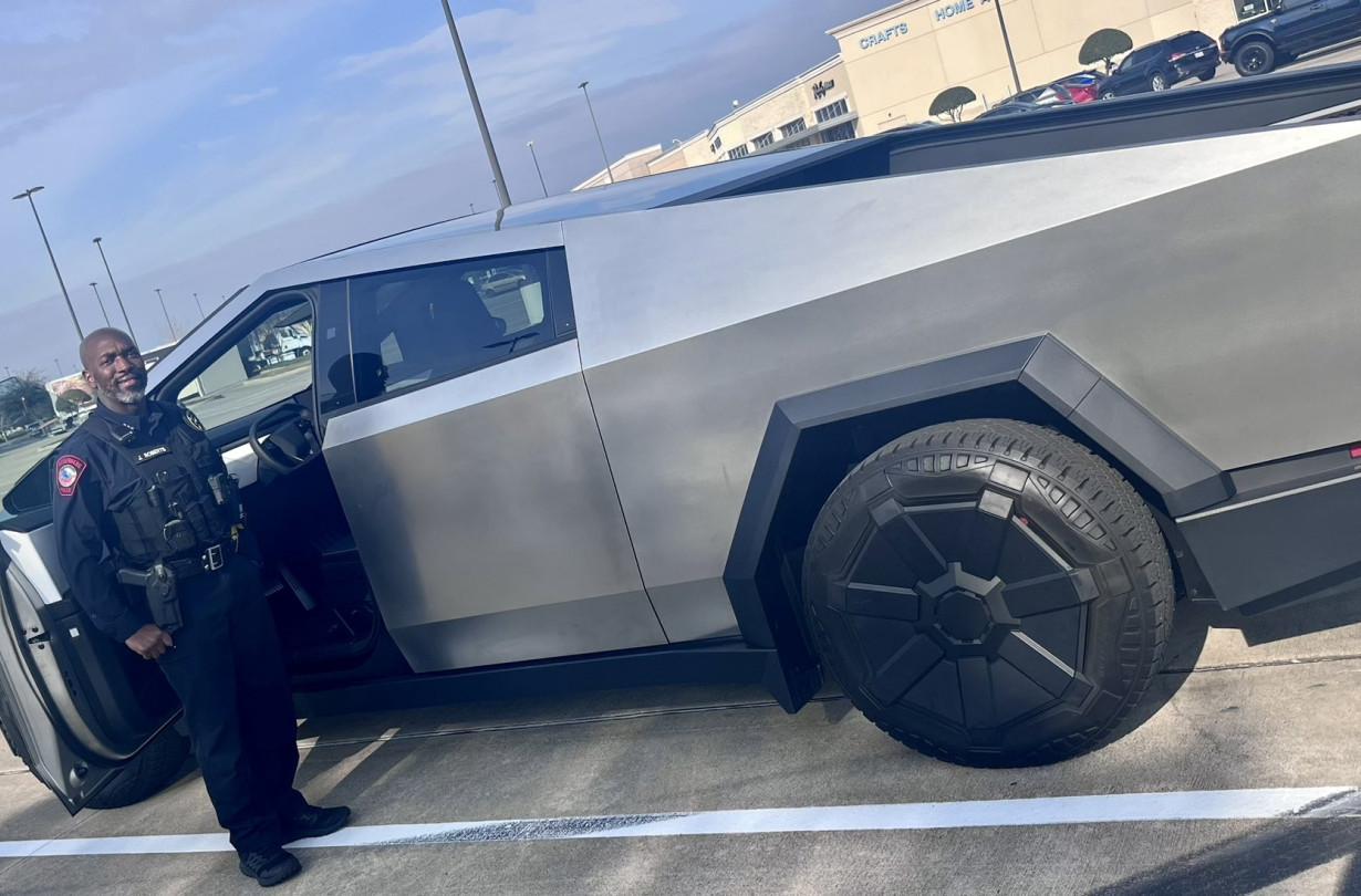 Πώς θα σας φαινόταν ένα περιπολικό Tesla Cybertruck; Tesla Cybertruck