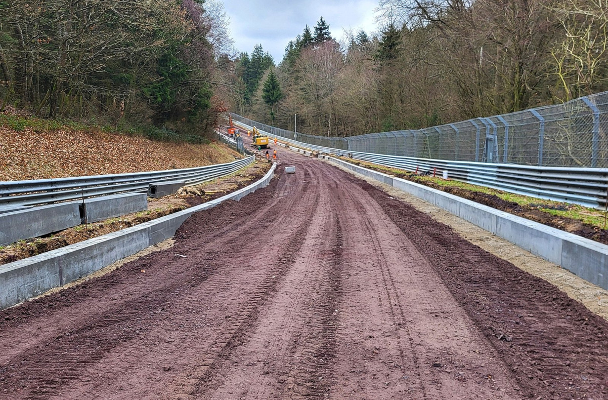 Θα ενσωματώσουν χωμάτινη διαδρομή στο Nürburgring ή δεν χρειάζεται να ανησυχούμε; Nürburgring