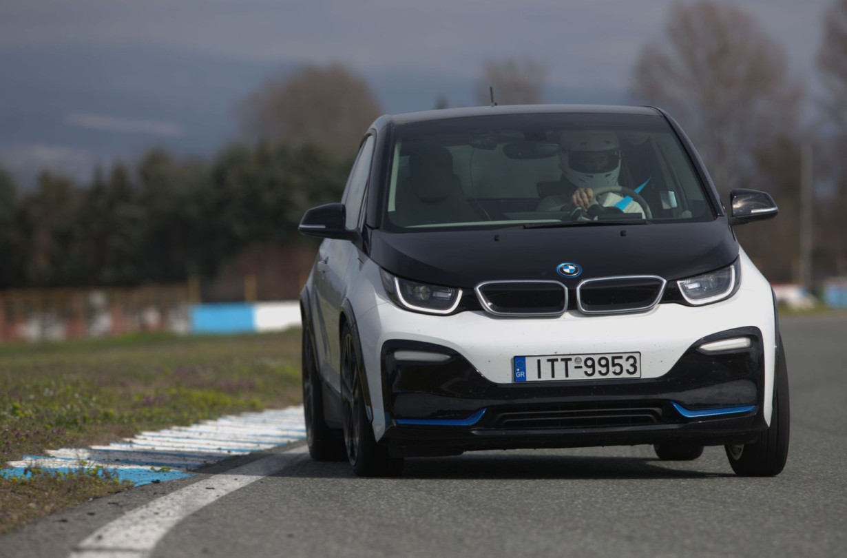 Η BMW i3 είναι μια εξαιρετική περίπτωση για ηλεκτρικό για αστική χρήση. Τι γίνεται όμως με την μπαταρία; BMW i3