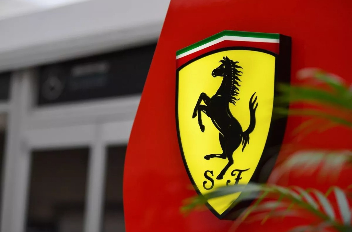 Συνολικά, η κεφαλαιοποίηση της Ferrari ανήλθε σε 69,12 δισεκατομμύρια δολάρια, έναντι των 62,4 δισεκατομμυρίων πριν τη συμφωνία με τον Hamilton Ferrari Logo