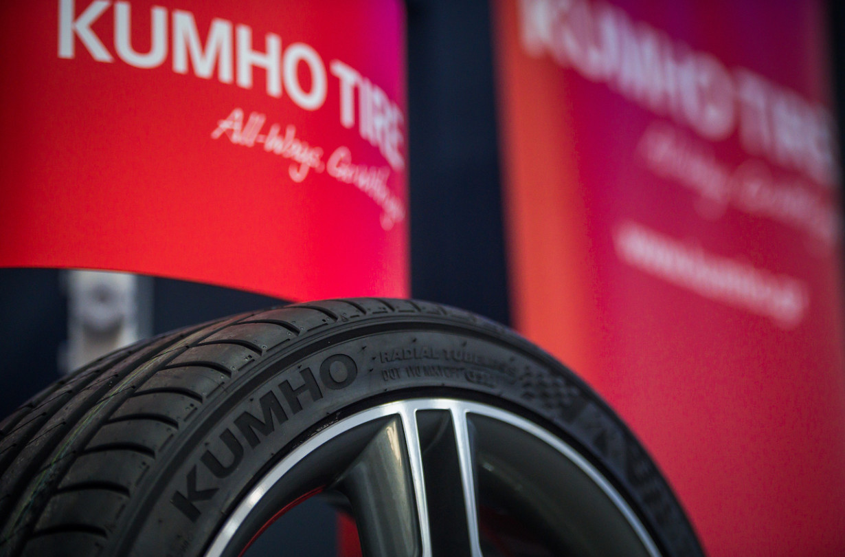 Τα λάστιχα της Kumho προσφέρουν κορυφαία εμπειρία, πολύ καλό χειρισμό στις υψηλές ταχύτητες και ασφάλεια στο φρενάρισμα και στις στροφές. Kumho