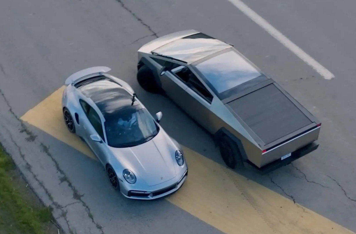Η κόντρα του Tesla Cybertruck με την 911 κρατάει από εκείνο το ιντριγκαδόρικο βίντεο στην επίσημη παρουσίαση του ηλεκτρικού pick-up. Tesla Cybertruck