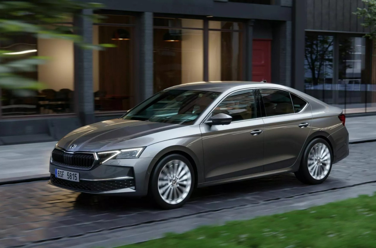 Το ανανεωμένο Škoda Octavia απέκτησε νέα εμφάνιση και προηγμένες τεχνολογίες αιχμής, διατηρώντας τον πρακτικό και οικογενειακό χαρακτήρα του Škoda Octavia