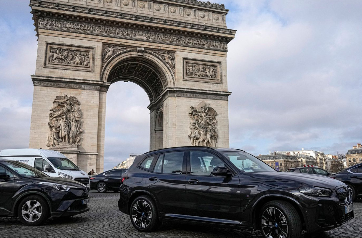 Παρίσι: 225 ευρώ για …έξι ώρες πάρκινγκ! SUV Paris
