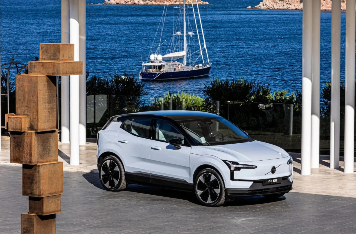 To Volvo EX30, από την Πέμπτη 8 Φεβρουαρίου θα είναι διαθέσιμο στο επίσημο δίκτυο αντιπροσώπων της εταιρείας Volvo EX30