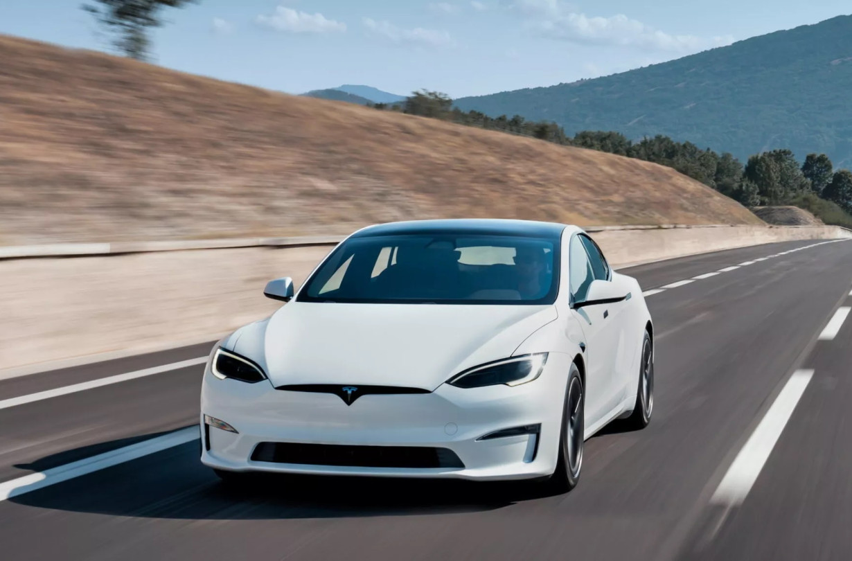 Τώρα, για να αυξήσει τις παραγγελίες του Full Self-Driving, η Tesla προσφέρει έναν μήνα δωρεάν χρήσης. Full Self-Driving