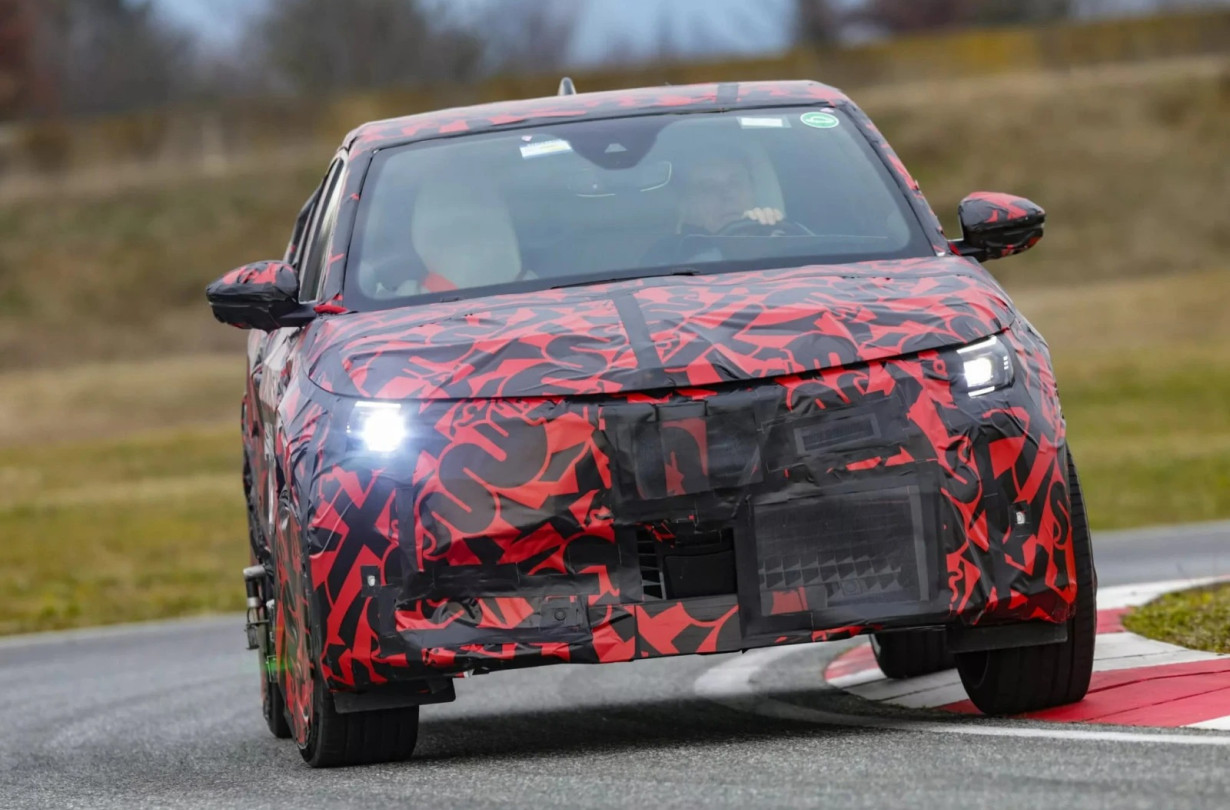 H Alfa Romeo Milano εκτός από ηλεκτρική, θα είναι διαθέσιμη και στην ήπια υβριδική έκδοση Alfa Romeo Milano