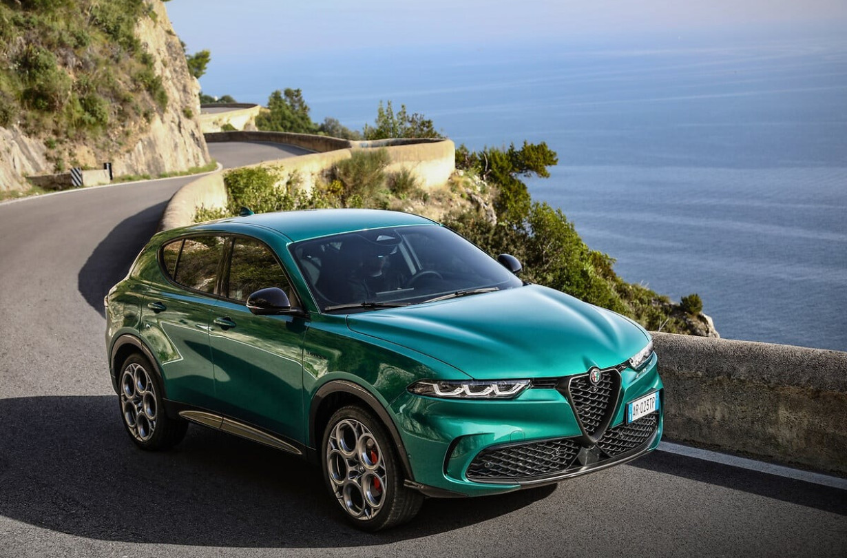 H επαναφορτιζόμενη υβριδική Alfa Romeo Tonale, με τους 280 ίππους στην έκδοση Sprint είναι ετοιμοπαράδοτη και χωρίς φόρο εταιρικής χρήσης Alfa Romeo Tonale