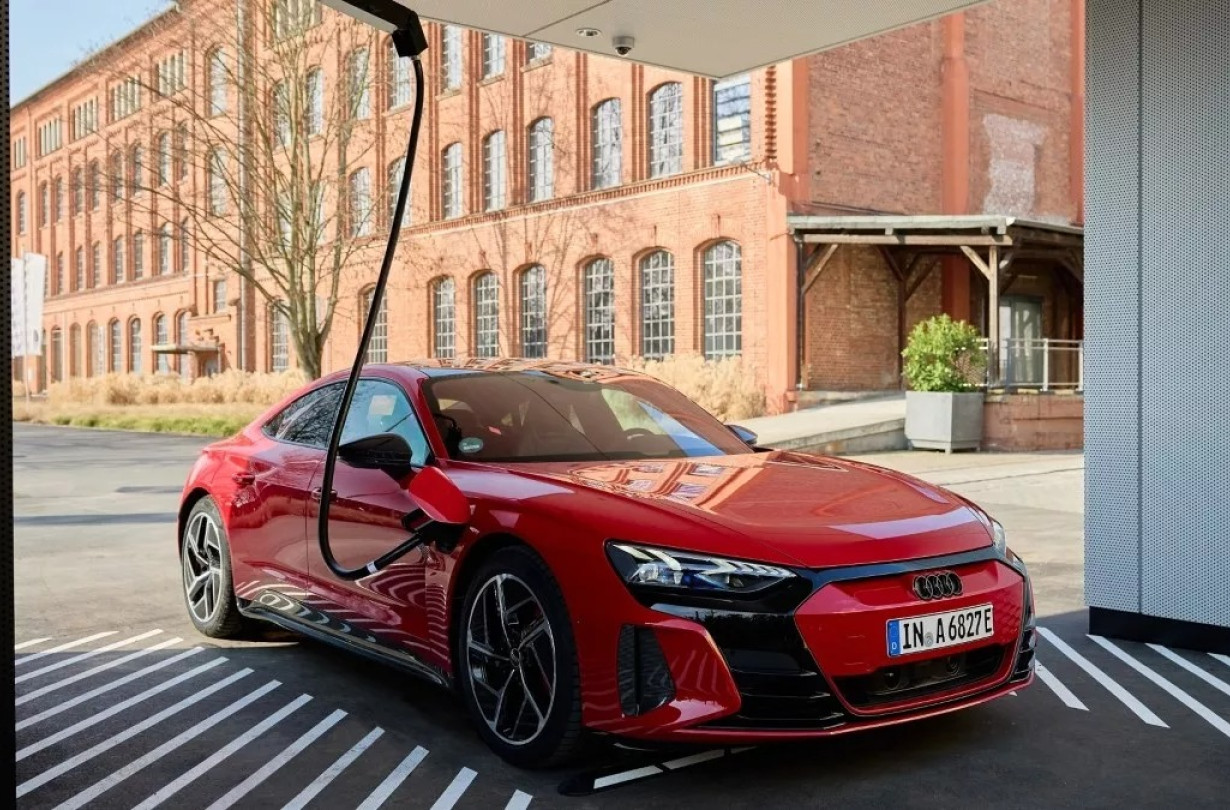 O έκτος κόμβος φόρτισης της Audi είναι γεγονός Audi Charging Station