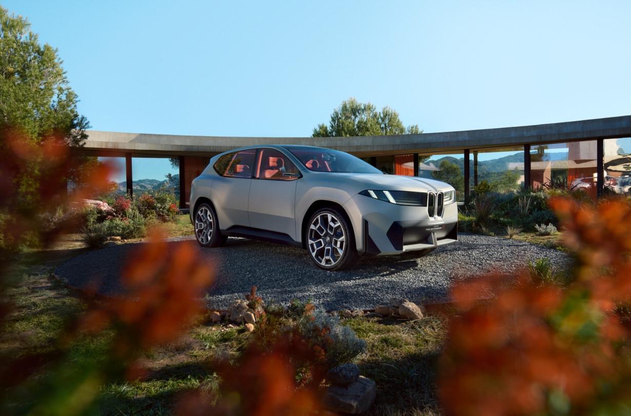 Η BMW Vision Neue Klasse X, καλωσορίζει τη νέα αισθητική και τεχνολογική φιλοσοφία της φίρμας στην κατηγορία των Sports Activity Vehicles (SAV) BMW Vision Neue Klasse X