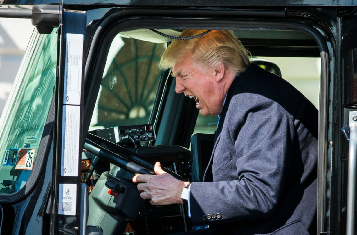 Αποφασισμένος να μην επιτρέψει στα κινεζικά μοντέλα να αποβιβασθούν σε αμερικανικό έδαφος δηλώνει ο Donald Trump. Donald Trump