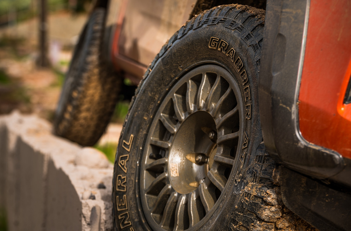 Το Grabber AT3 της General Tire προσφέρει ισορροπία ανάμεσα σε κίνηση εντός και εκτός δρόμου GENERAL TIRE